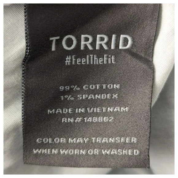 TORRID NWT Boyfriend Bermuda Denim Shorts Size 26 - Picture 9 of 10